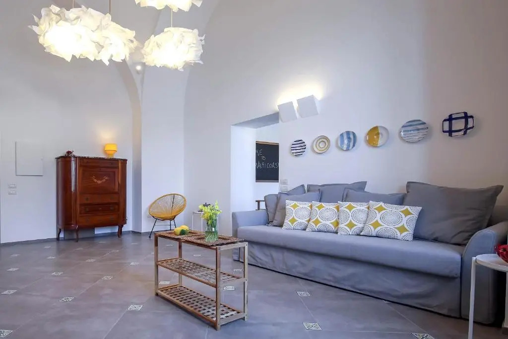 Starhost - CASTLE MEZZACAPO seaview terrace, garden and parking