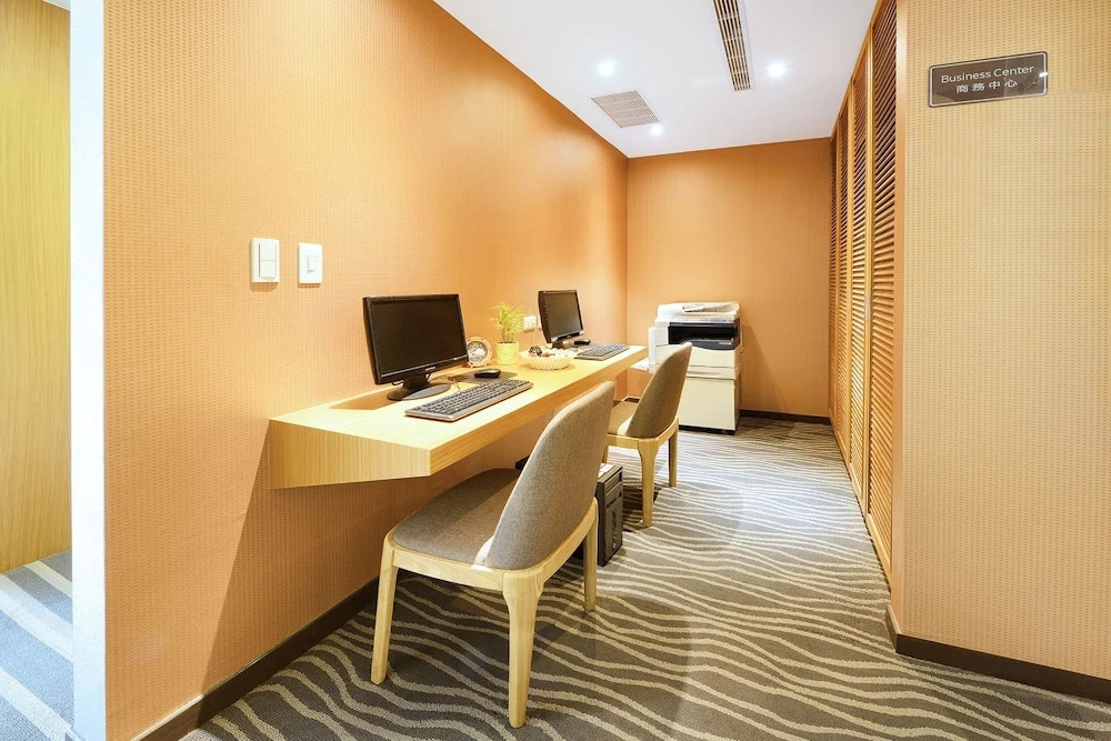 Green Garden Apartments-A