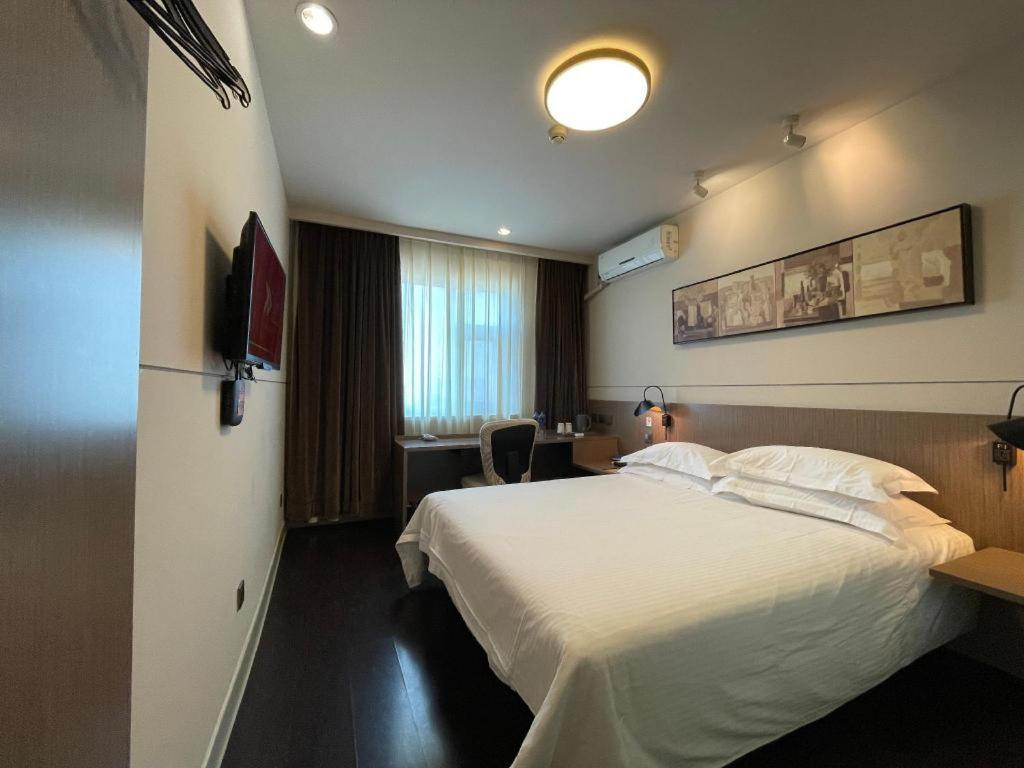 Jinjiang Inn Tianjin Binhai New District North Center Road