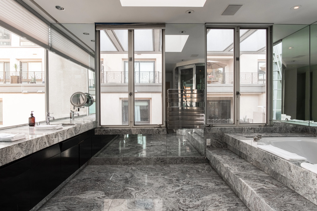Balboa Buyout by Avantstay - Condo w/ Views in DT San Diego!