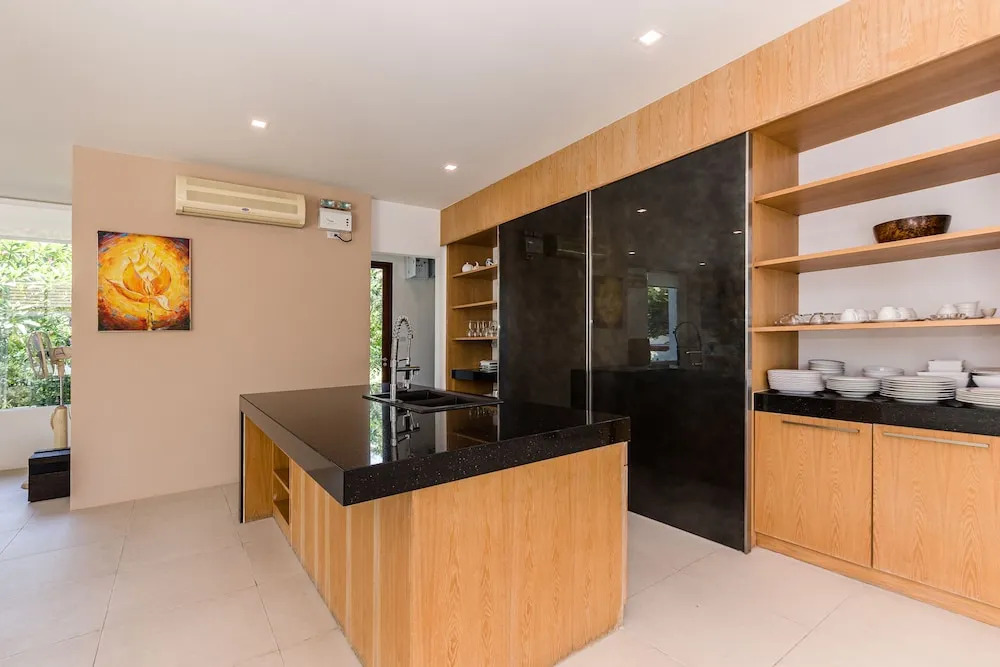 Unique Pool Villa with 5 Bedrooms and Sea View PM-C1