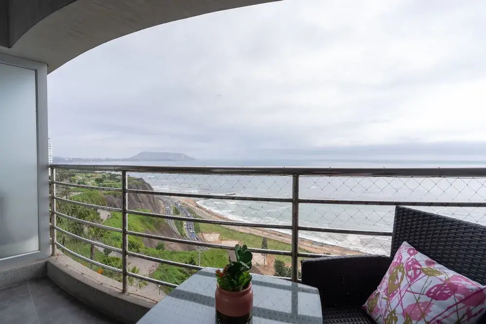 GLOBALSTAY. Ocean View Apartments. Pool. Gym