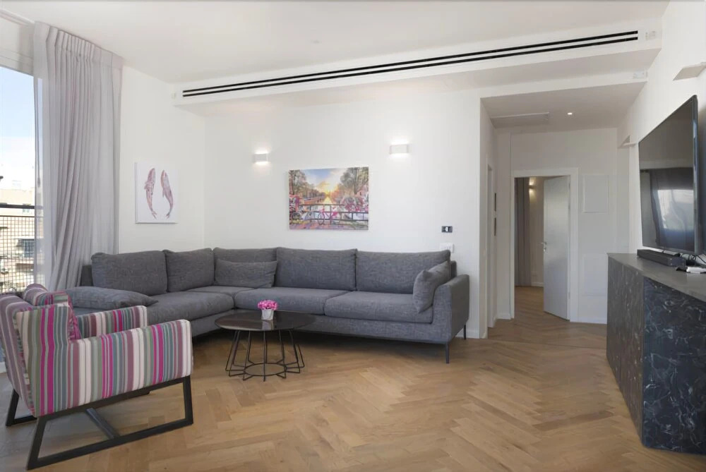 Penthouse 2 Bedrooms With A Terrace