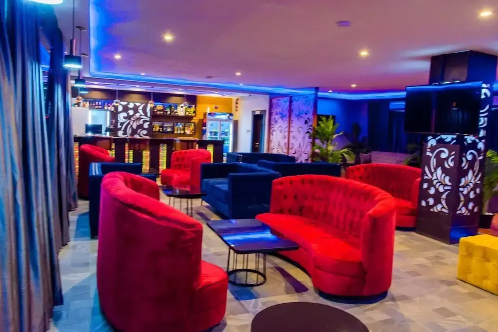 House 10 Luxury Hotel and Suites