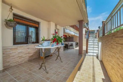 House Kostas