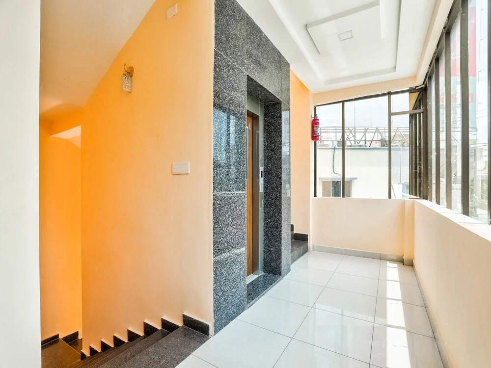 Sr Grand by OYO Rooms