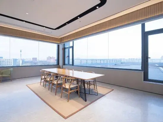 JI Hotel (Yancheng High-Speed Railway Station Xiwang Avenue)