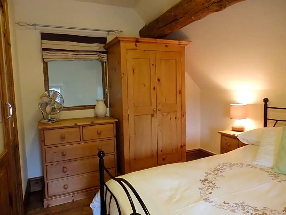Pillarbox Cottage