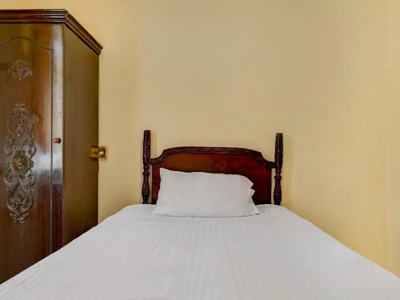 OYO Empire Hotel