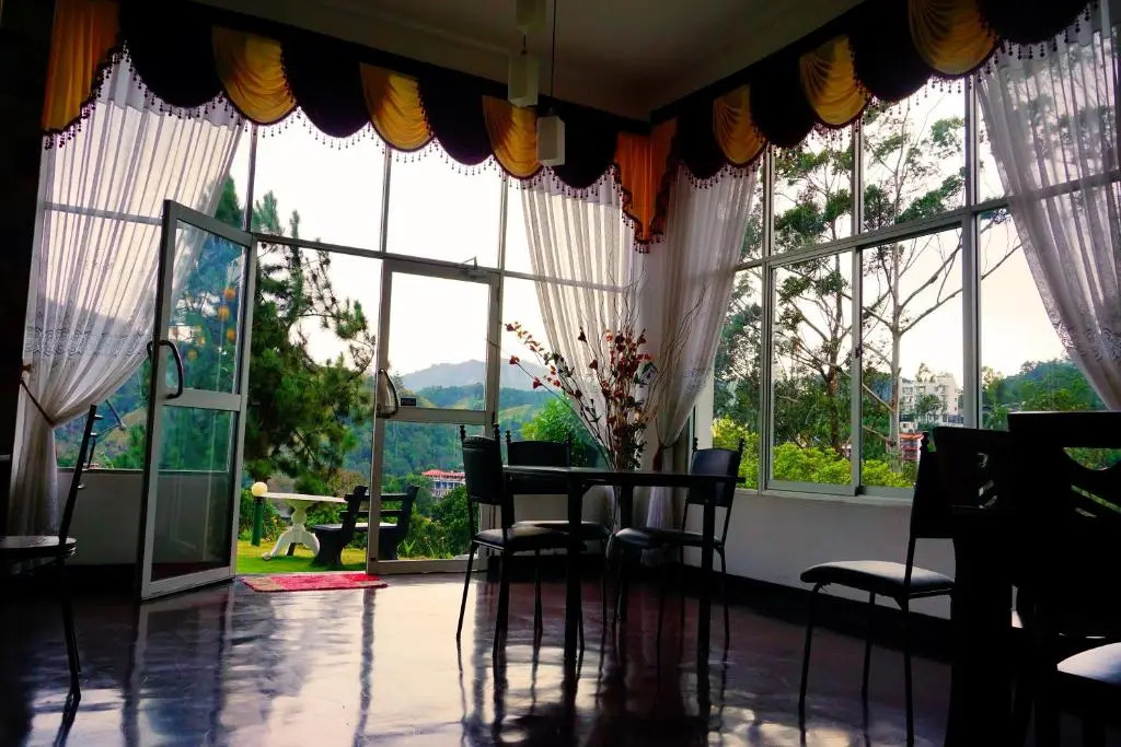 Vista Hotel Sun Breeze