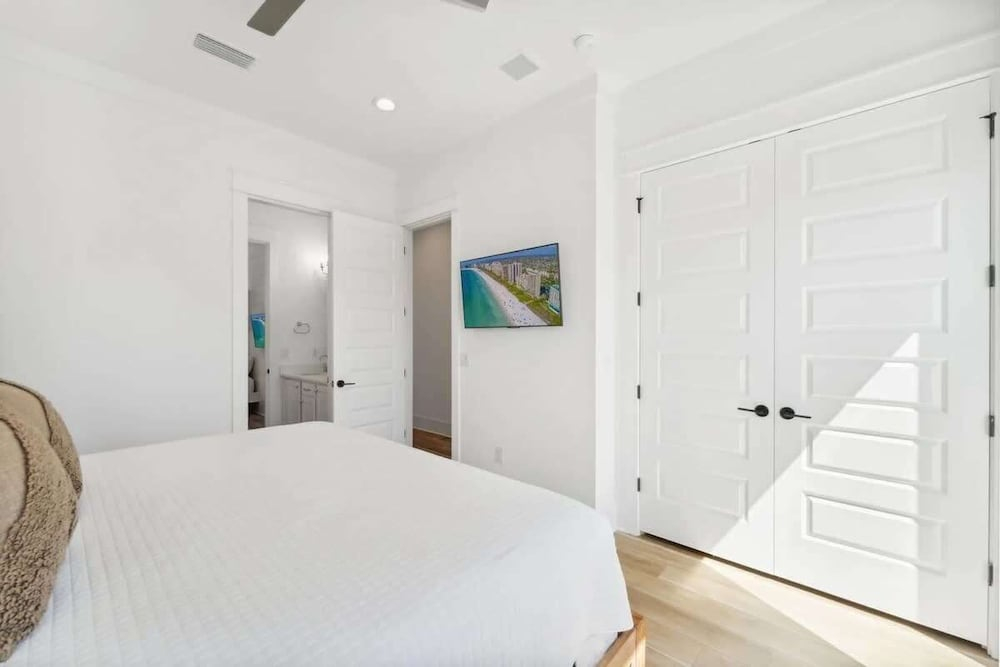 Hidden Palms 7BR W Poll Billiard and Near Beach