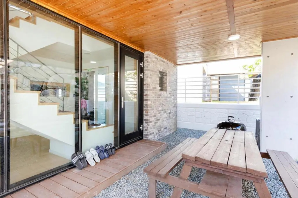 The SJ Poolvilla