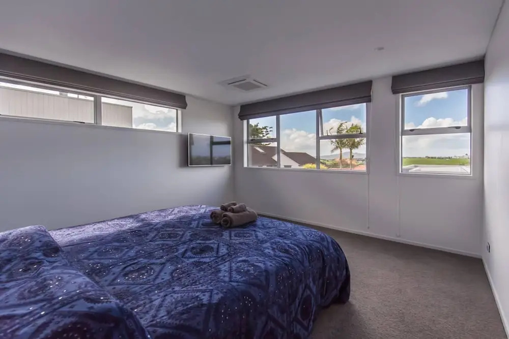 Spacious High-Spec Luxury Home with Garage