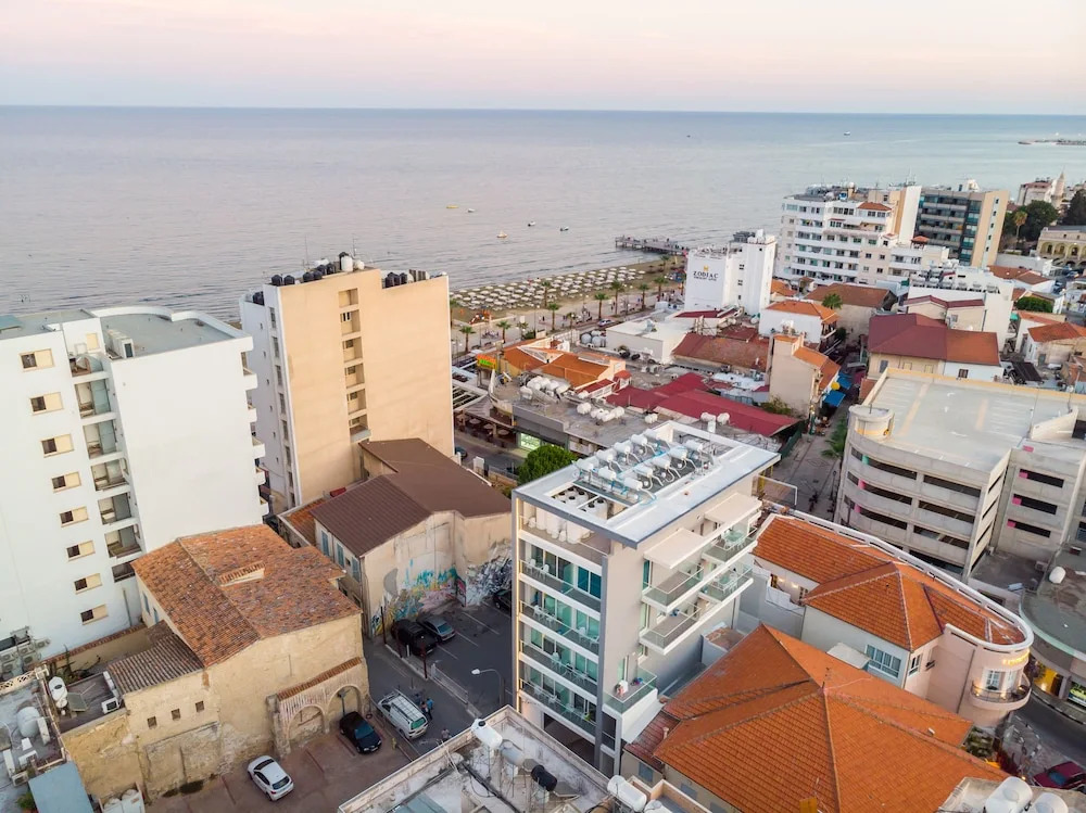 The Habitat Mediterraneo - Self Check-in