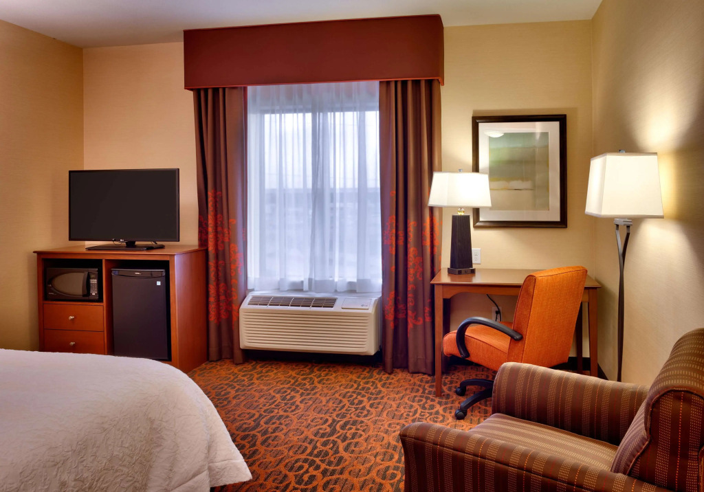 Hampton Inn Omaha/West Dodge Road, Old Mill