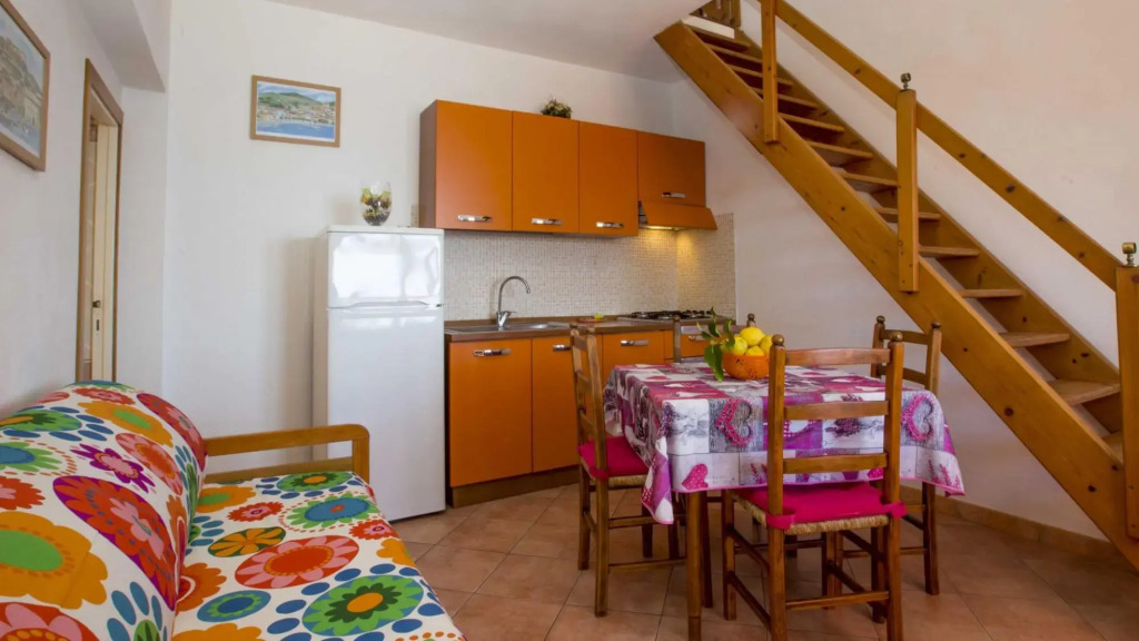 Apartment 2 Fetovaia apartments, just 300 meters from the beach with amazing view and parking-FETOVAIA BILO 2