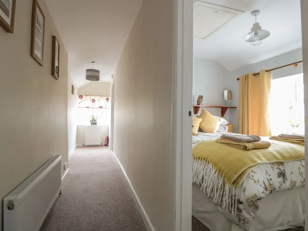 25 Parragate Road