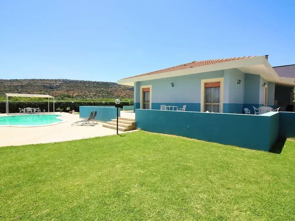 Serene Villa in Floridia With Swimming Pool