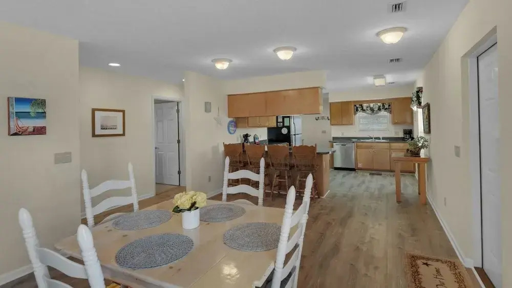 Classic Beach Retreat Just a Minute From the Beach Access in Seacrest on 30A