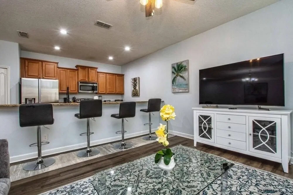 Tropical Waterfront, Completely Redone W/pool-3033 4 Bedroom Townhouse by Redawning, Kissimmee