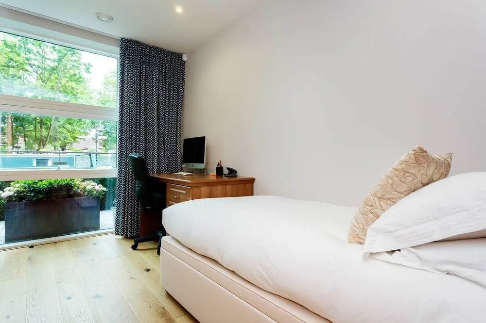 Veeve - Waterfront Flat