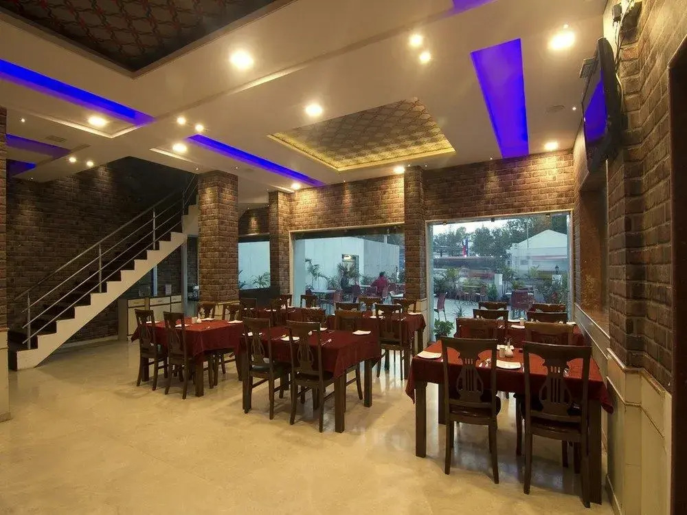 FabHotel Satish Executive Hinjewadi