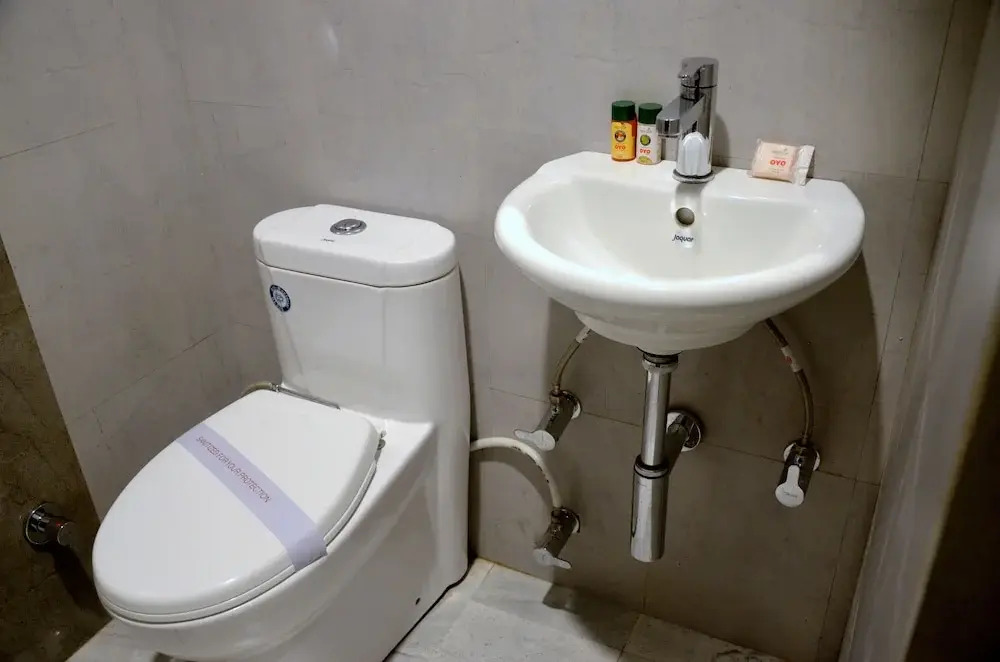 OYO 7044 Hotel Megha