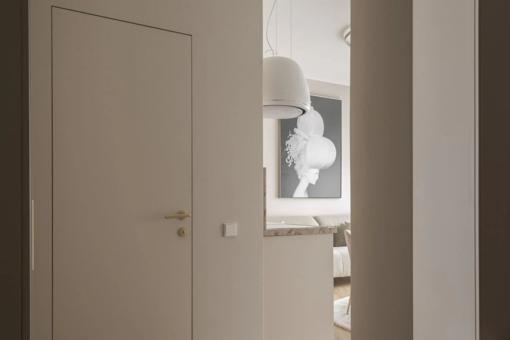 Bright with view apartment in Vilnius Old Town by IVIS House