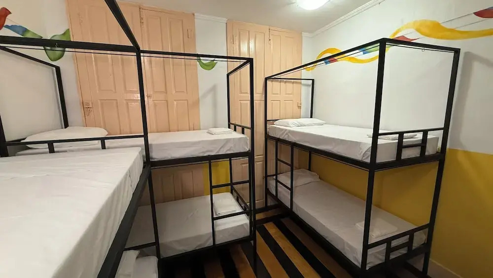 Mangueirosa Hostel
