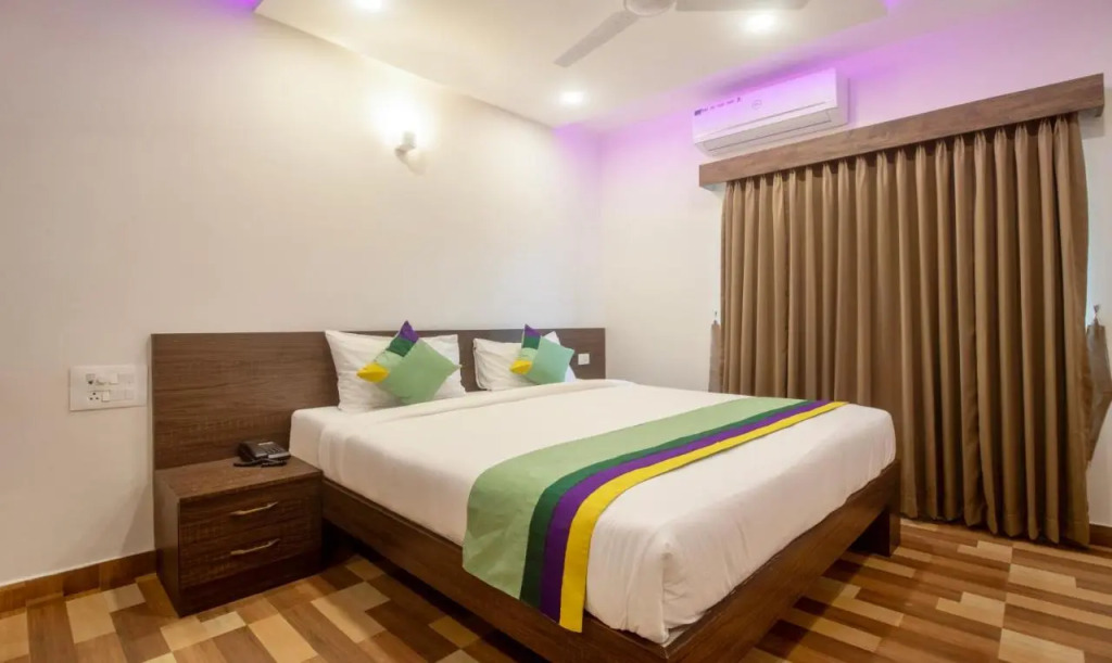 Treebo Elite Plaza, 700 Mtrs From Madikeri Fort