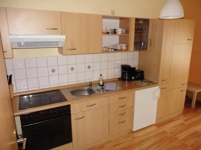 Sehr-schoene-4-Raum-Maisonette-Fewo-mit-100qm-zentral-preiswert-T9