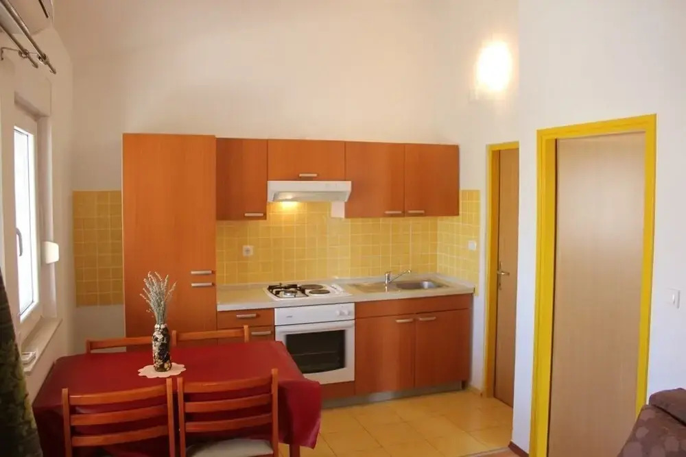 Ante - 50m From the sea - A2 Zuti