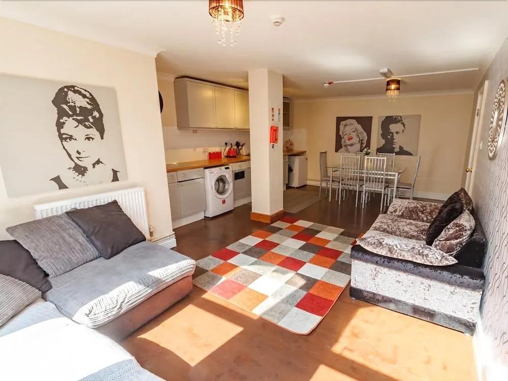 Liverpool City Prestige Appt Sleeps 8