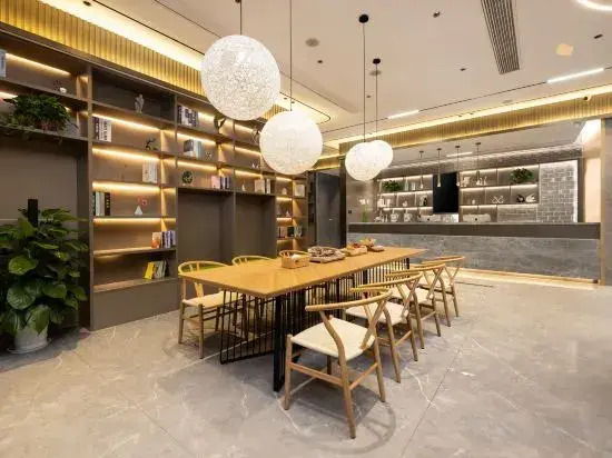 Zhihui Orange Hotel (Dongyang East Bus Station)