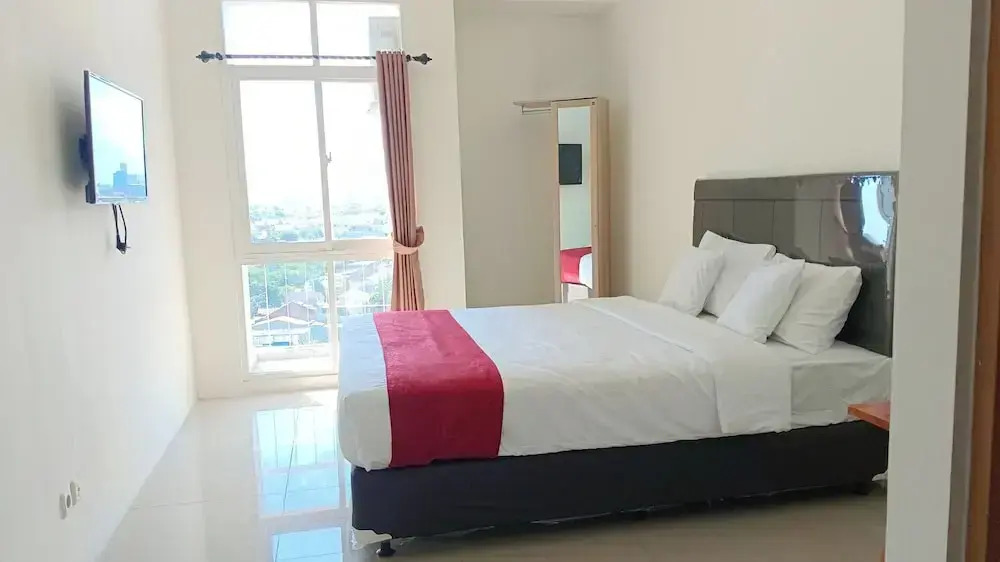 PLUM Dreamscape Bale Hinggil