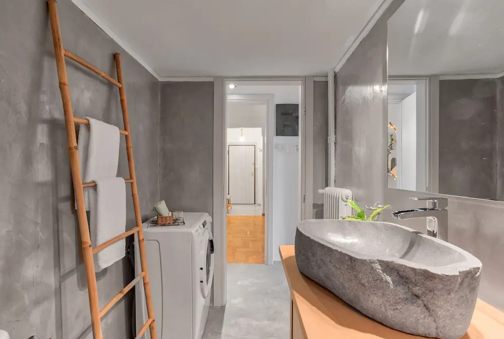 Head for Acropolis a Romantic Hideaway