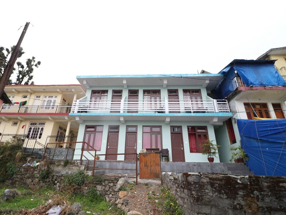 Oyo 29715 Stone Cafe & Rooms