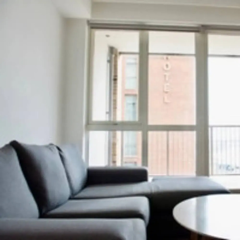 Spacious Flat In London Zone 2 With River Views