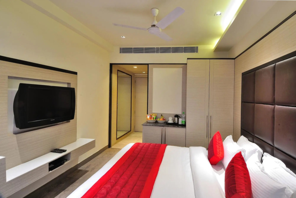 Hotel Royal Grand - Opposite Axis Bank East Patel Nagar
