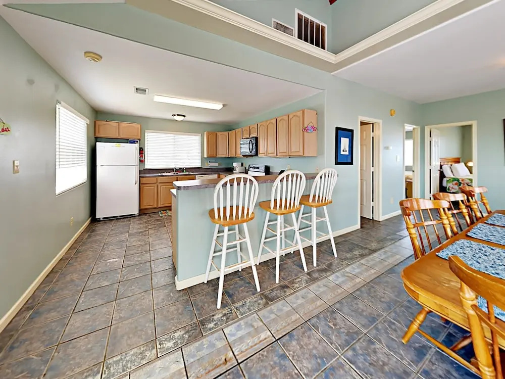 1814 On The Beach Home 4 Bedrooms 2 Bathrooms Home