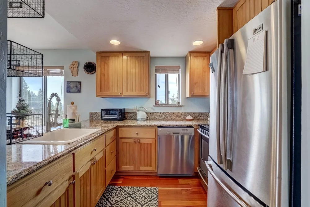 Enjoy Tahoe Lakeview Bliss Pet Friendly!