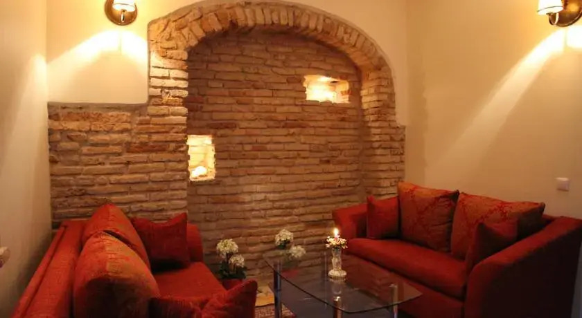 Anre Apartments