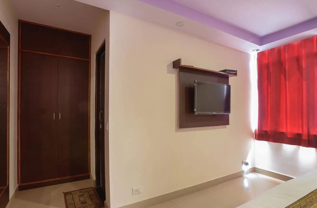 OYO 410 Hotel Lily Bay Inn