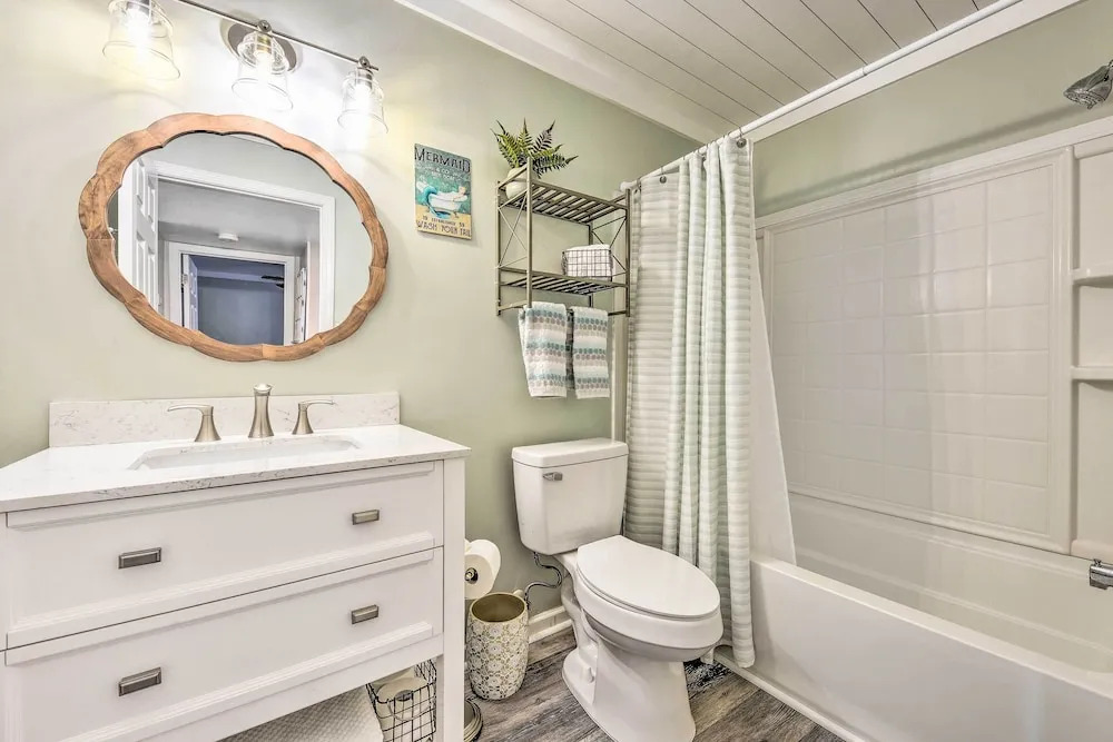 Fernandina Beach Condo ~ 1 Mi to Golf Courses