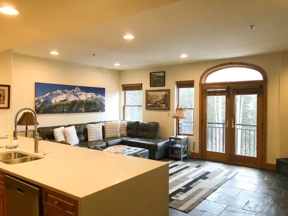 Bear Creek Lodge 209a 1 Bedroom Condo by Alpine Lodging Telluride