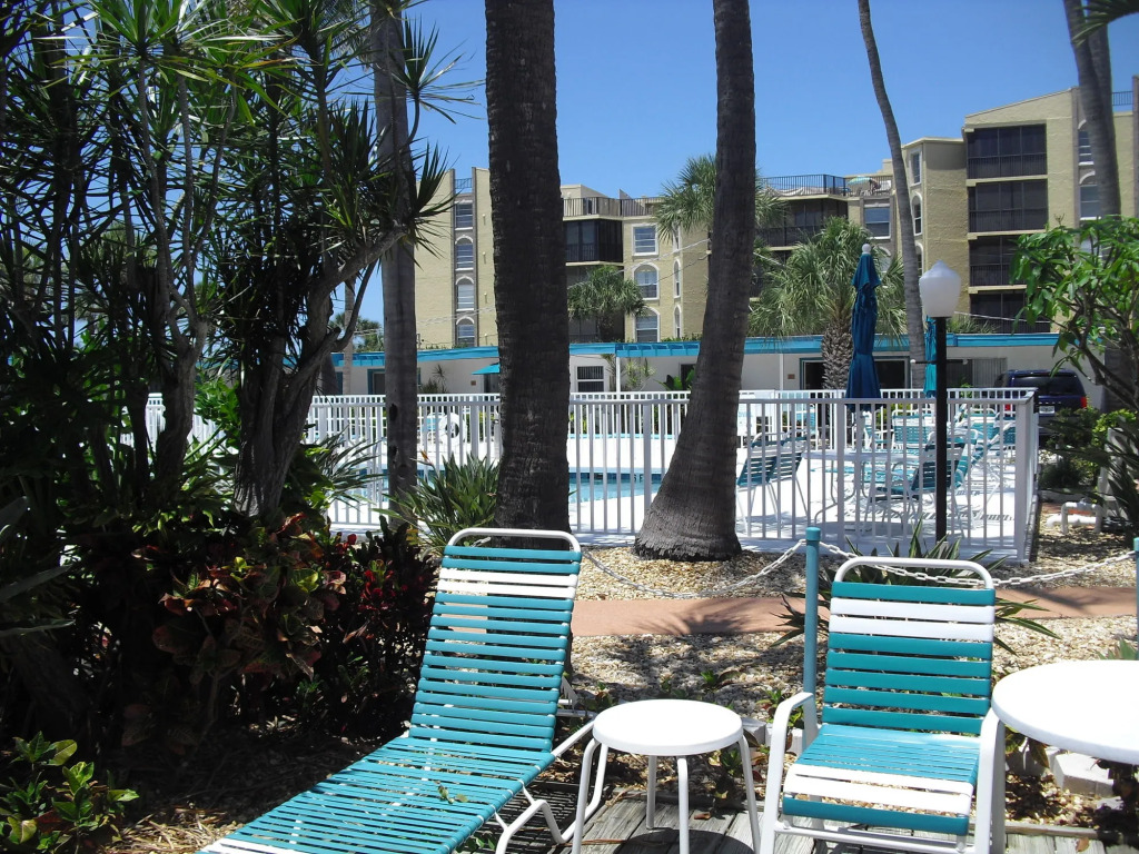 Sea Club I