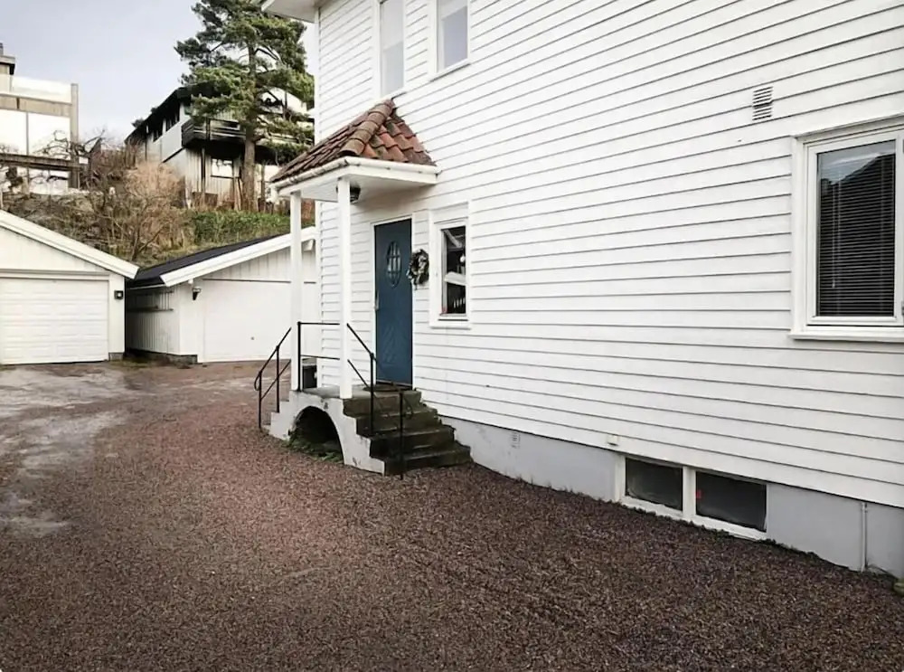 StayPlus Central Five Bedroom Home