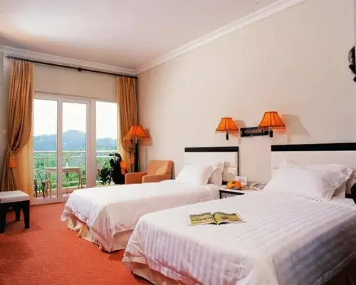 Huizhou Tangquan Golf Club - 4 Nights, Guangdong Province, China