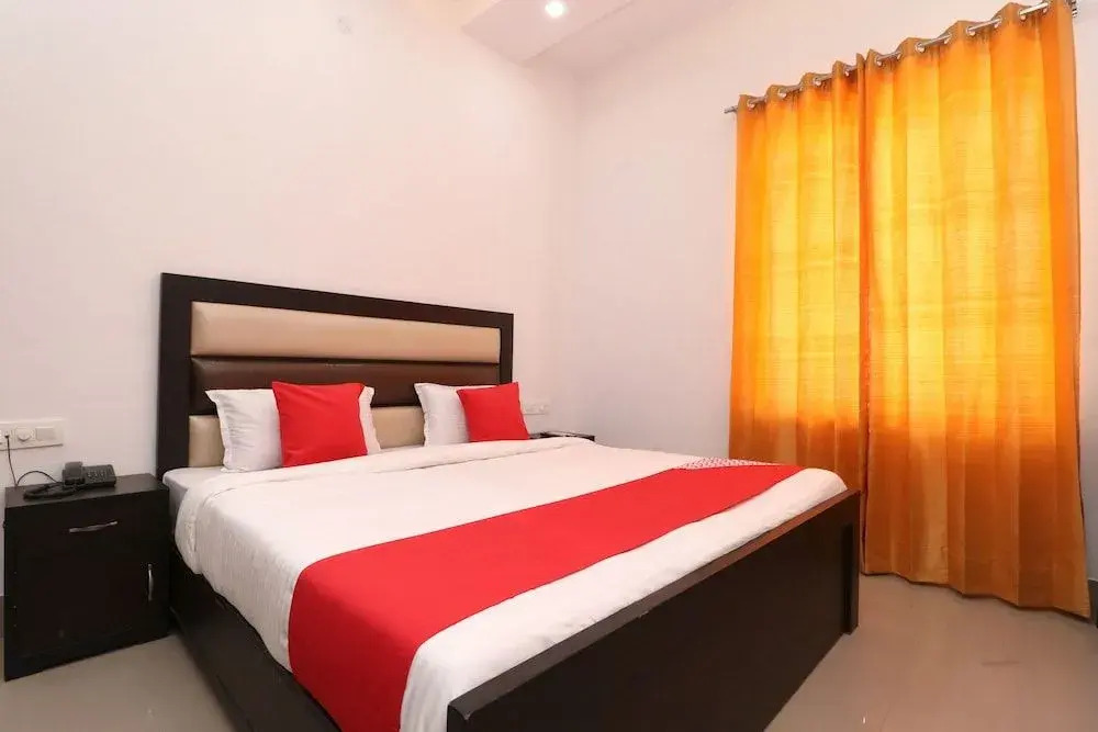 OYO 23235 Hotel Roopmahal & Restaurant
