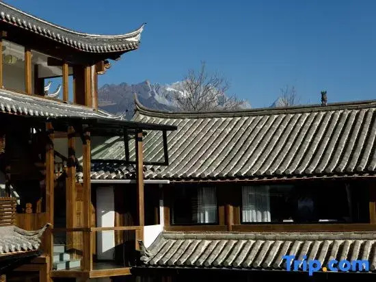 Muye Mountain Residence · Golden Light on the Snow Mountains(Baisha Ancient Town Branch)